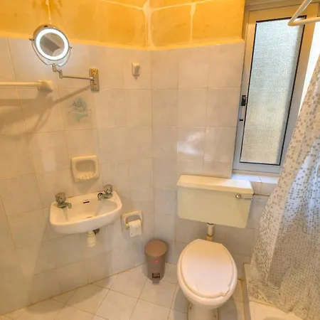 3 Bedroom Apt Close To Marsalforn Gz-mzer1-1 *