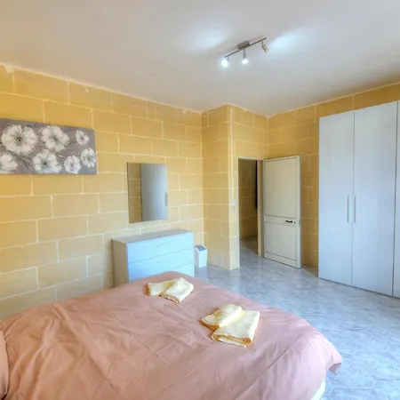 Apartmán 3 Bedroom Apt Close To Marsalforn Gz-mzer1-1 *